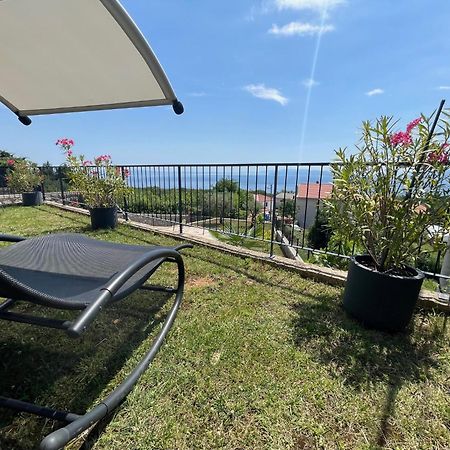 Apartments Alba Chiara Кастав Екстериор снимка