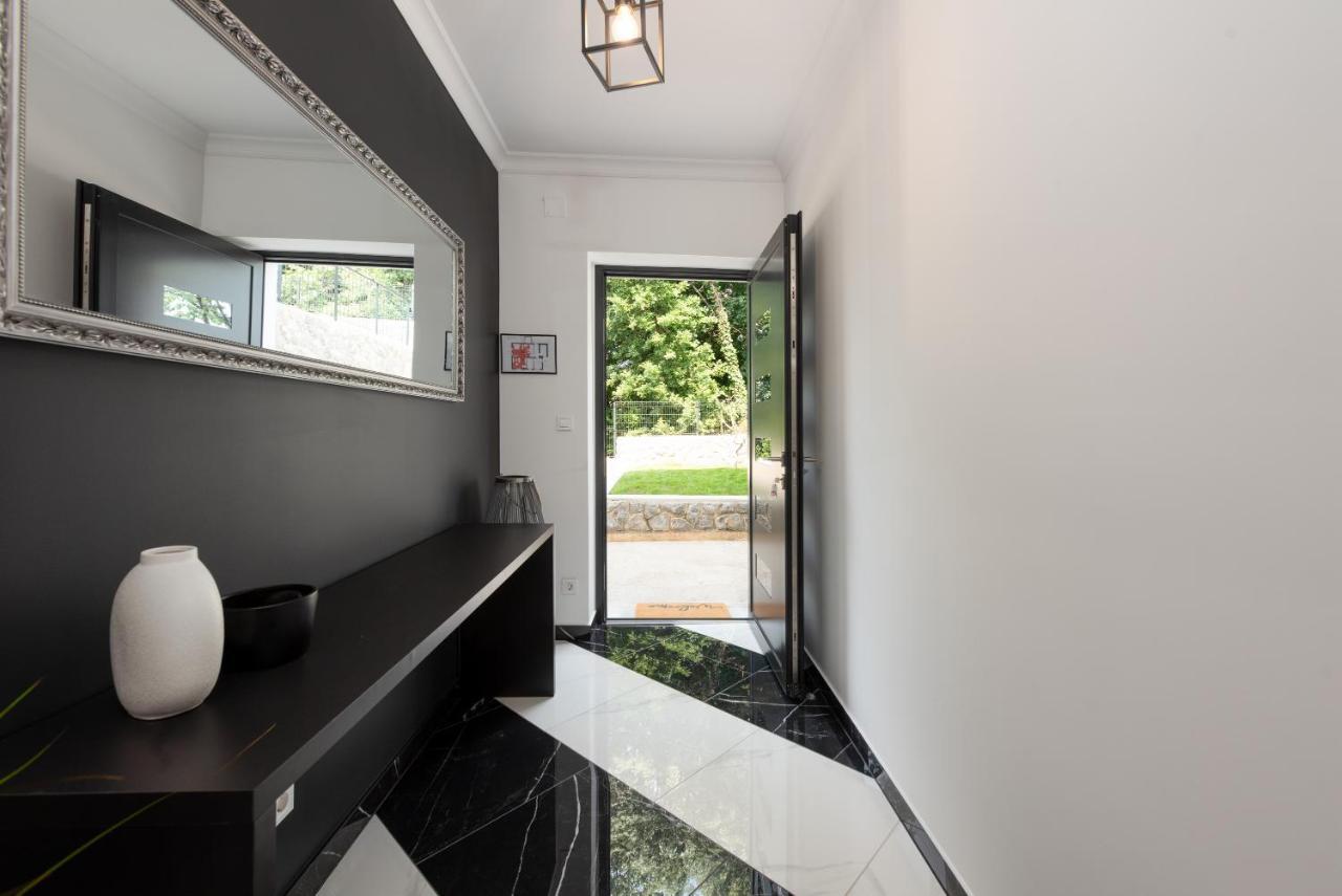 Apartments Alba Chiara Кастав Екстериор снимка