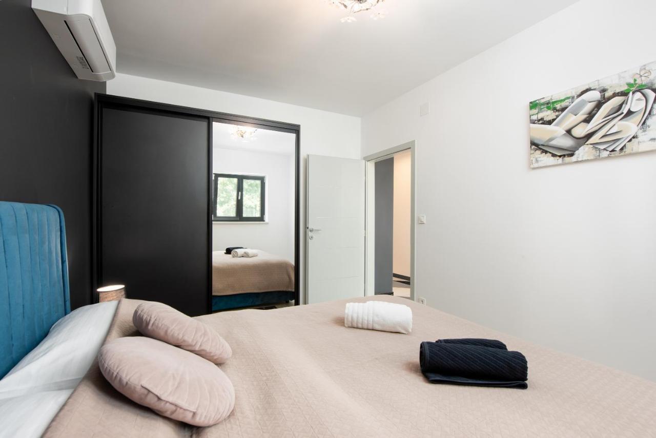 Apartments Alba Chiara Кастав Екстериор снимка