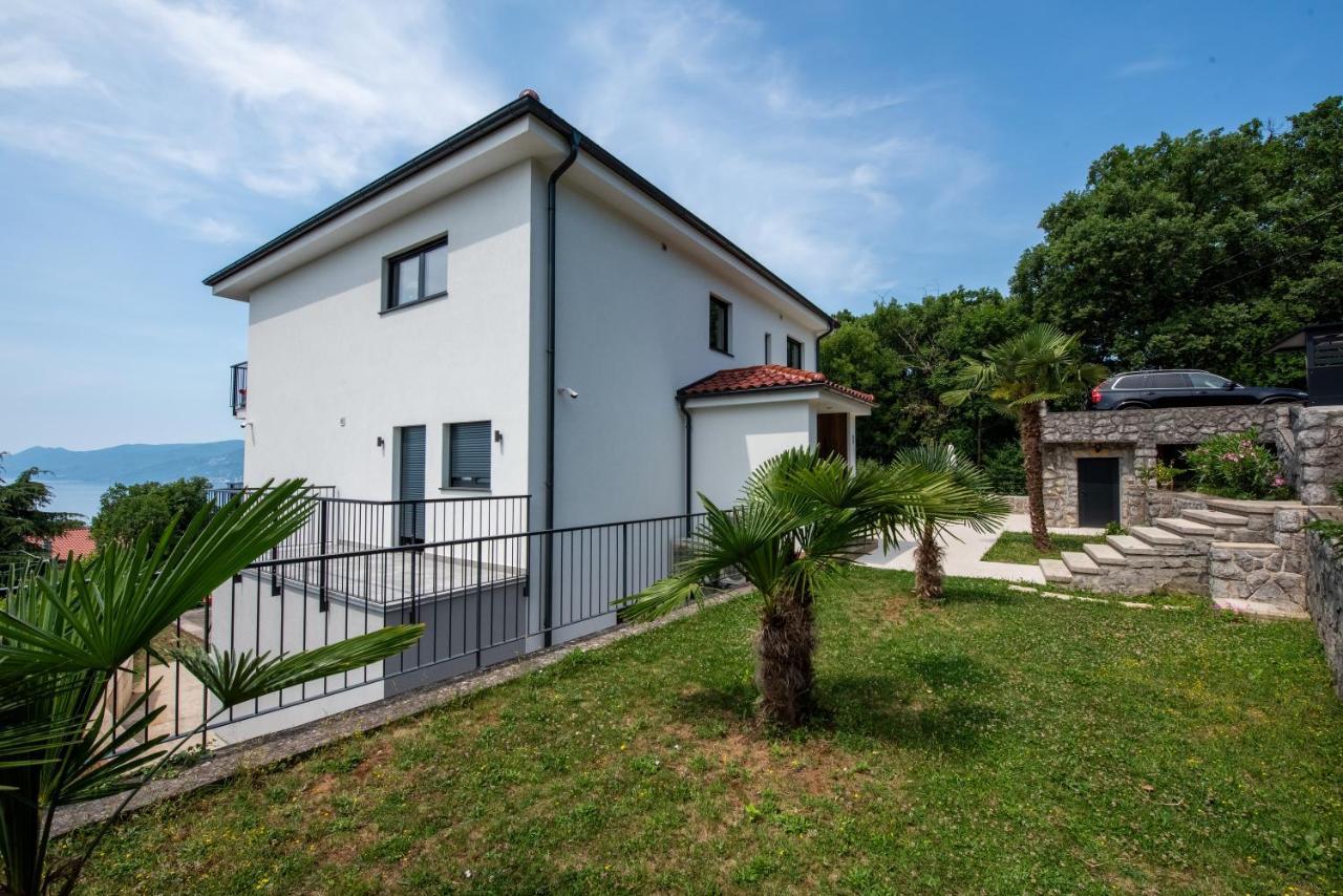 Apartments Alba Chiara Кастав Екстериор снимка