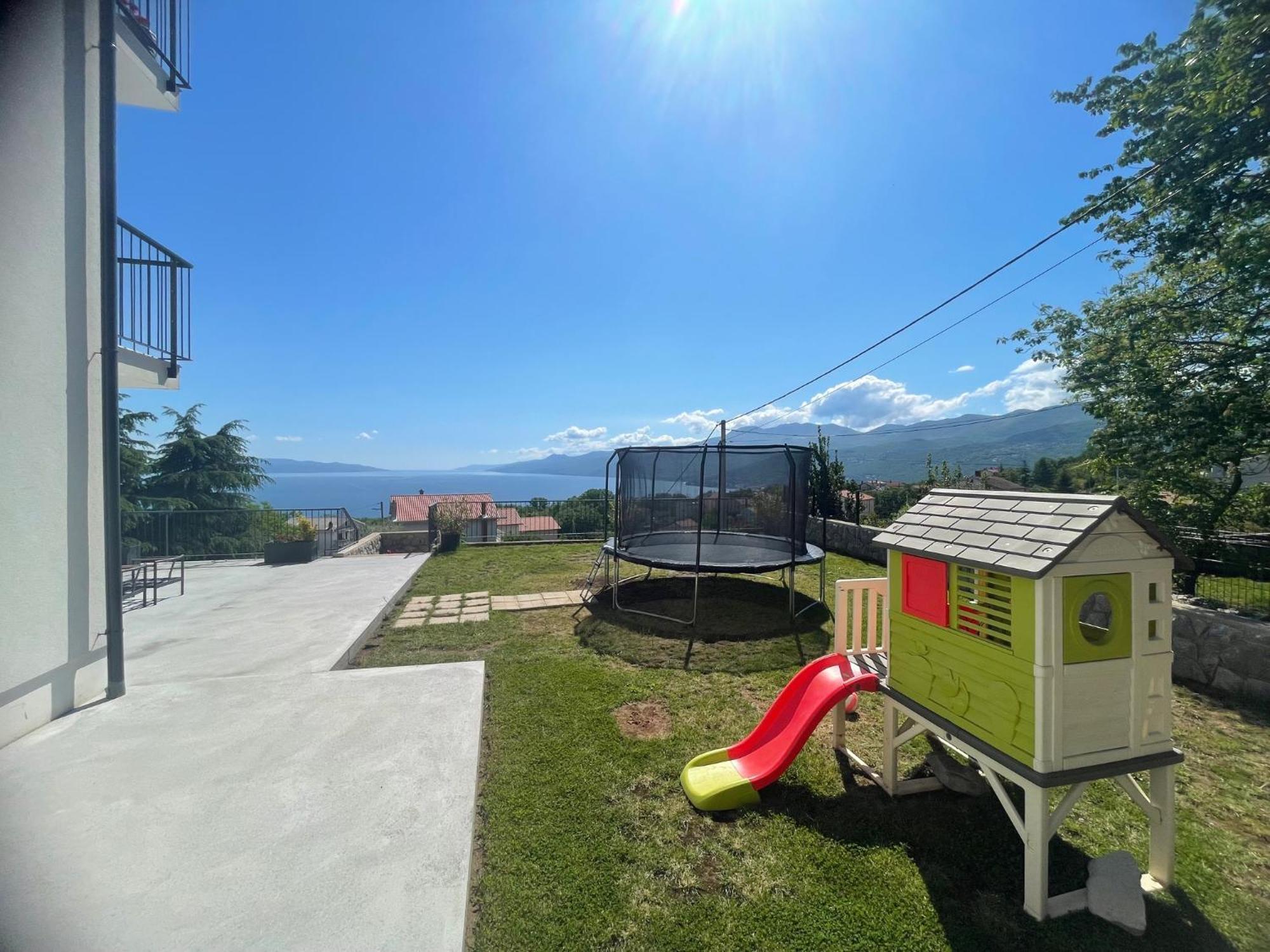 Apartments Alba Chiara Кастав Екстериор снимка