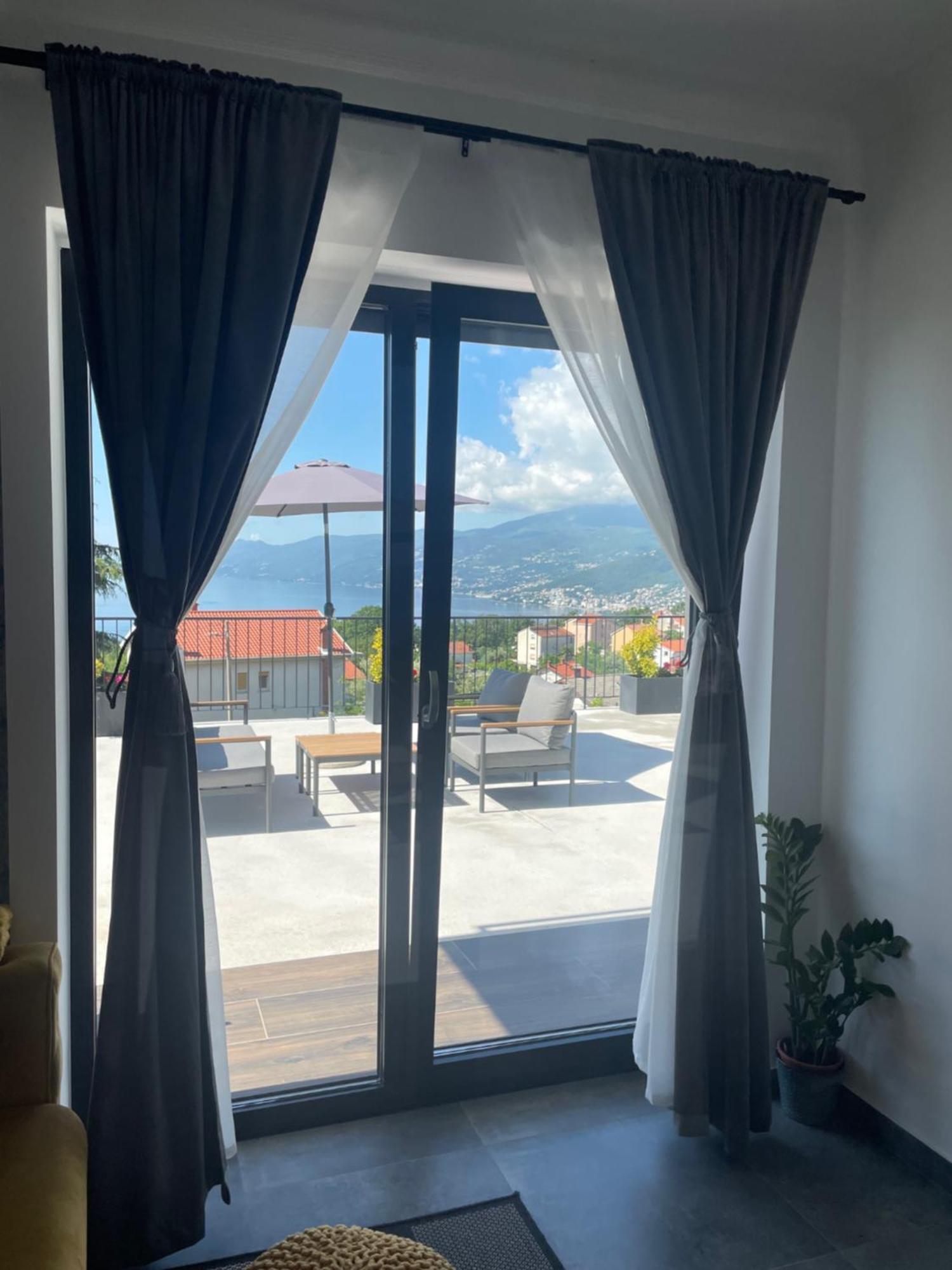 Apartments Alba Chiara Кастав Екстериор снимка